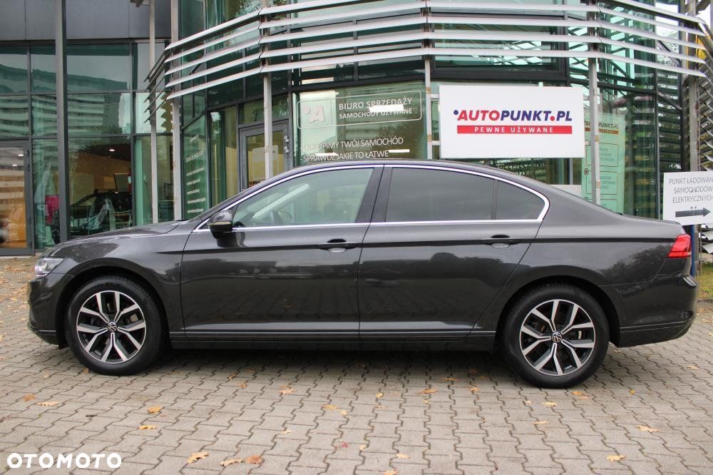 Volkswagen Passat - 8