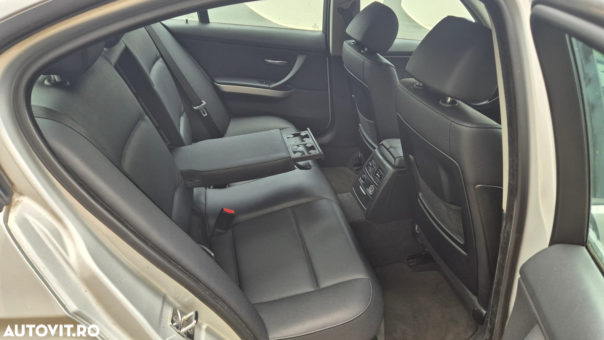 BMW Seria 3 320i - 15