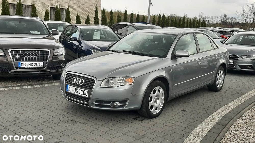 Audi A4 Limousine - 1