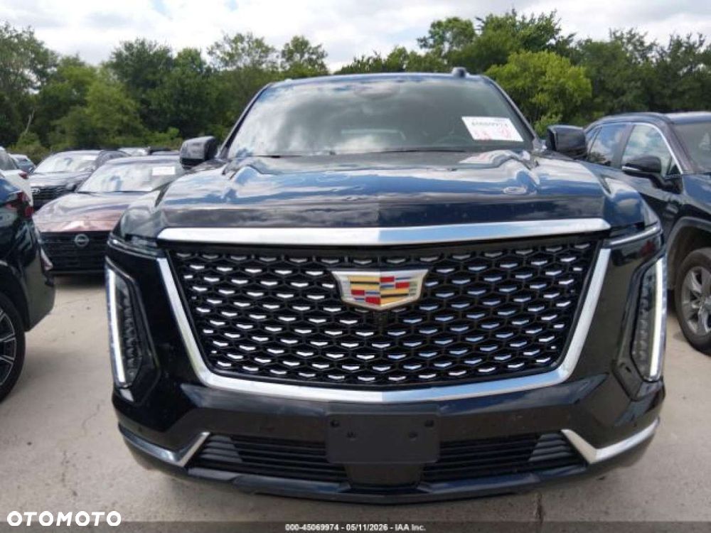 Cadillac Escalade - 8