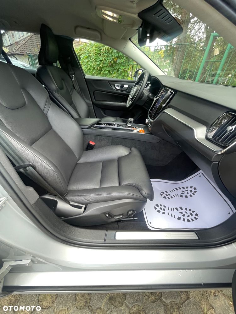 Volvo V60 B3 B Plus Dark - 29