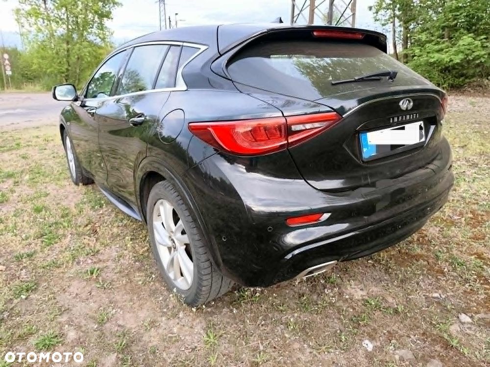 Infiniti Q30 2.2d DCT - 2