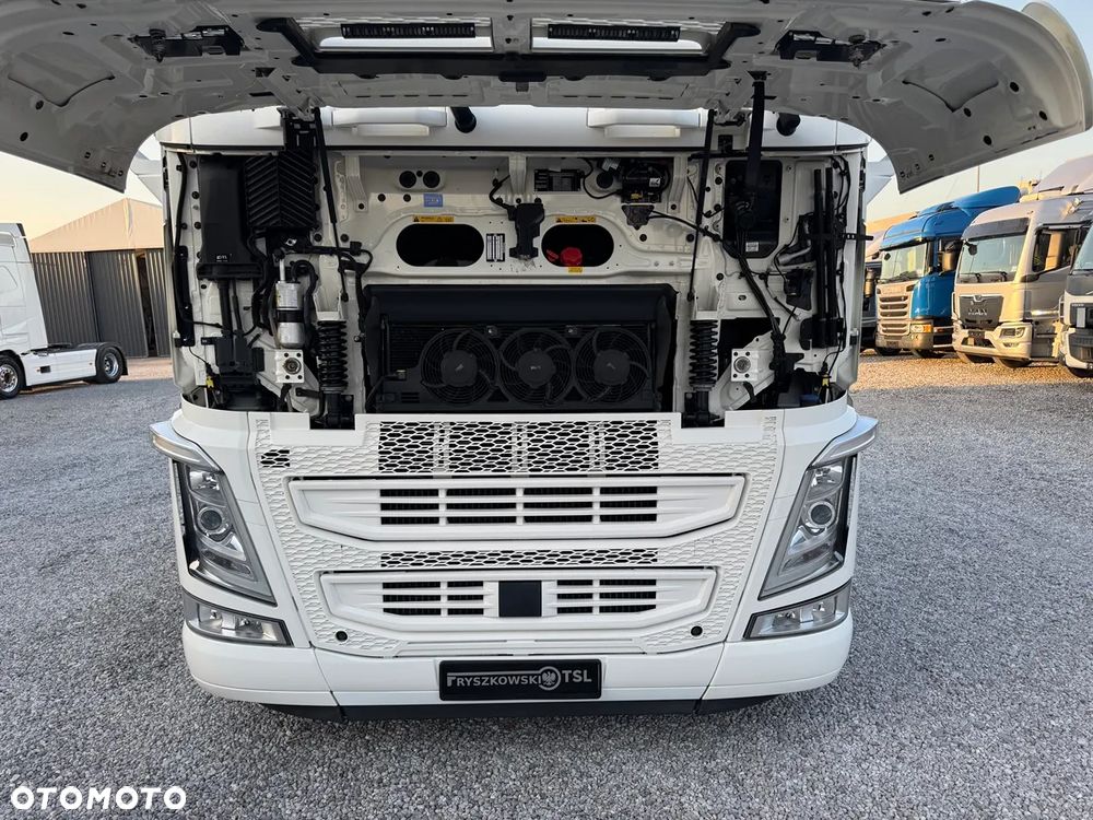 Volvo FH 500 / CAŁE NA PODUCHACH /TELEWIZOR/ACC /  KLIMA POSTOJOWA / XENON / NAVIGACJA / Z NIEMIEC - 7