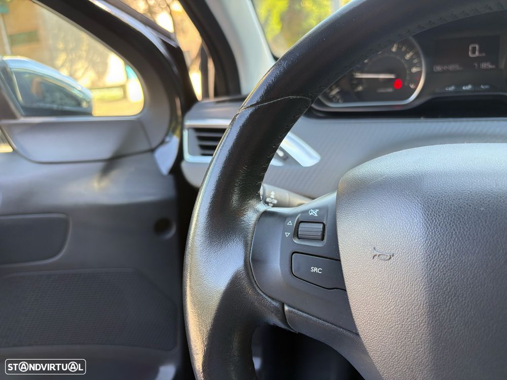 Peugeot 208 1.2 PureTech Style - 22