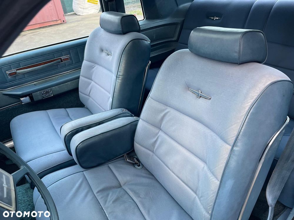 Ford Thunderbird - 9