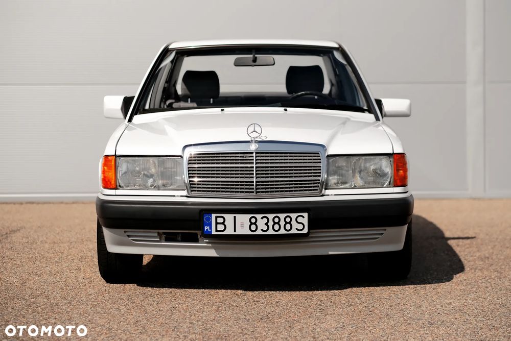Mercedes-Benz W201 (190) - 8