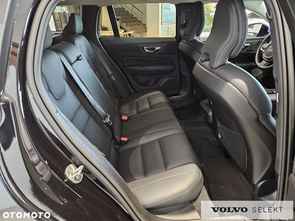 Volvo V60 Cross Country - 13