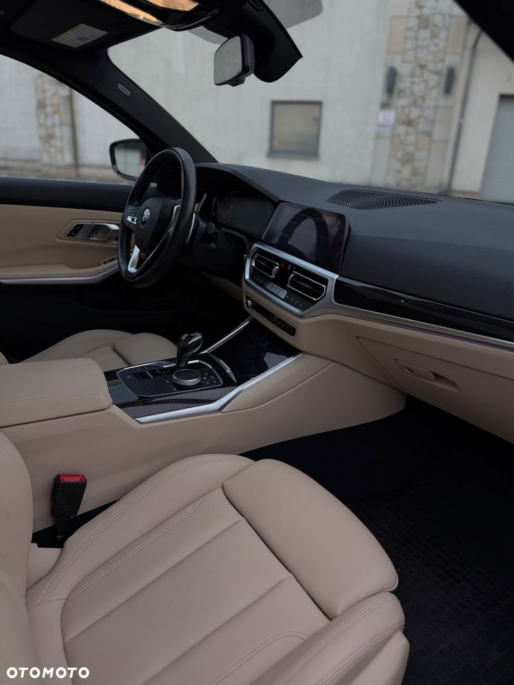 BMW Seria 3 330i xDrive Luxury Line - 18