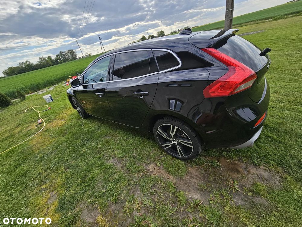 Volvo V40 D2 Drive-E R-Design Kinetic - 1