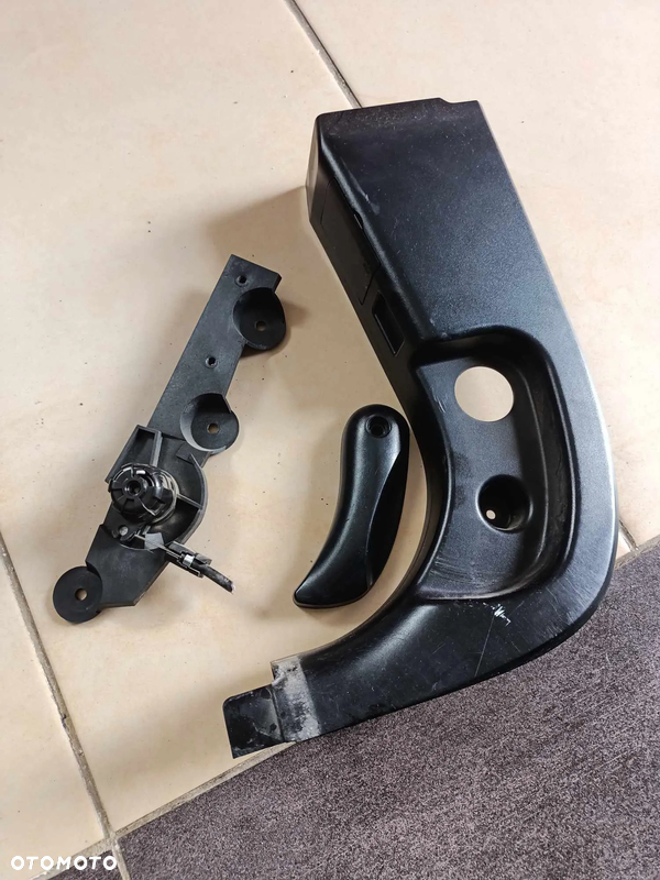 Rączka uchwyt wspornik otwierania maski BMW E60 E61 Europa komplet osłona słupka