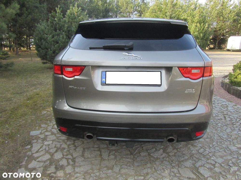 Jaguar F-Pace 30t AWD Prestige - 6