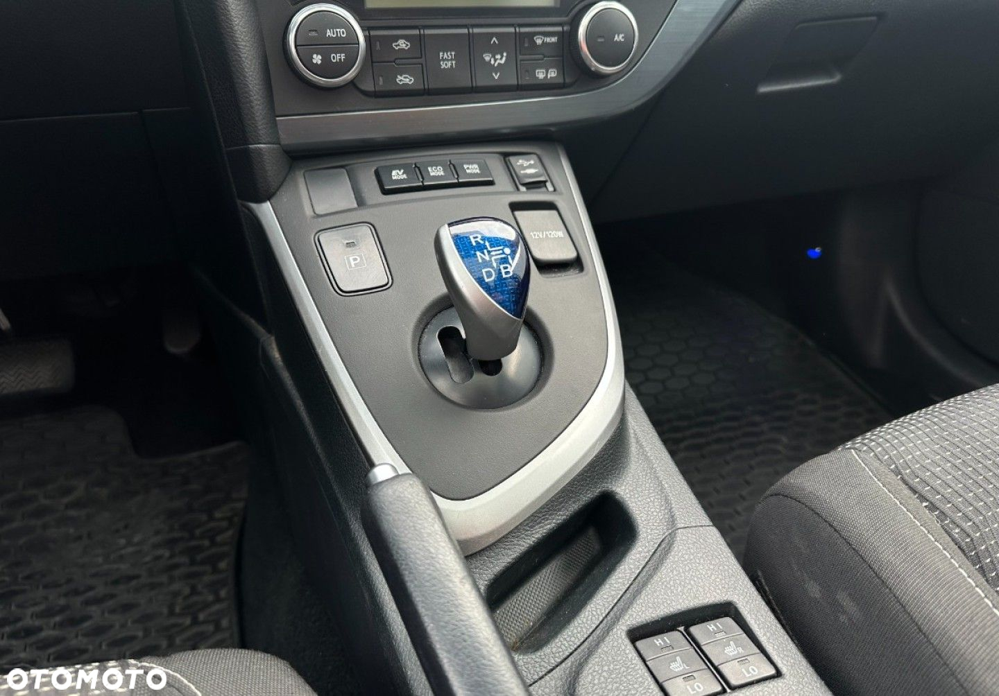 Toyota Auris - 17