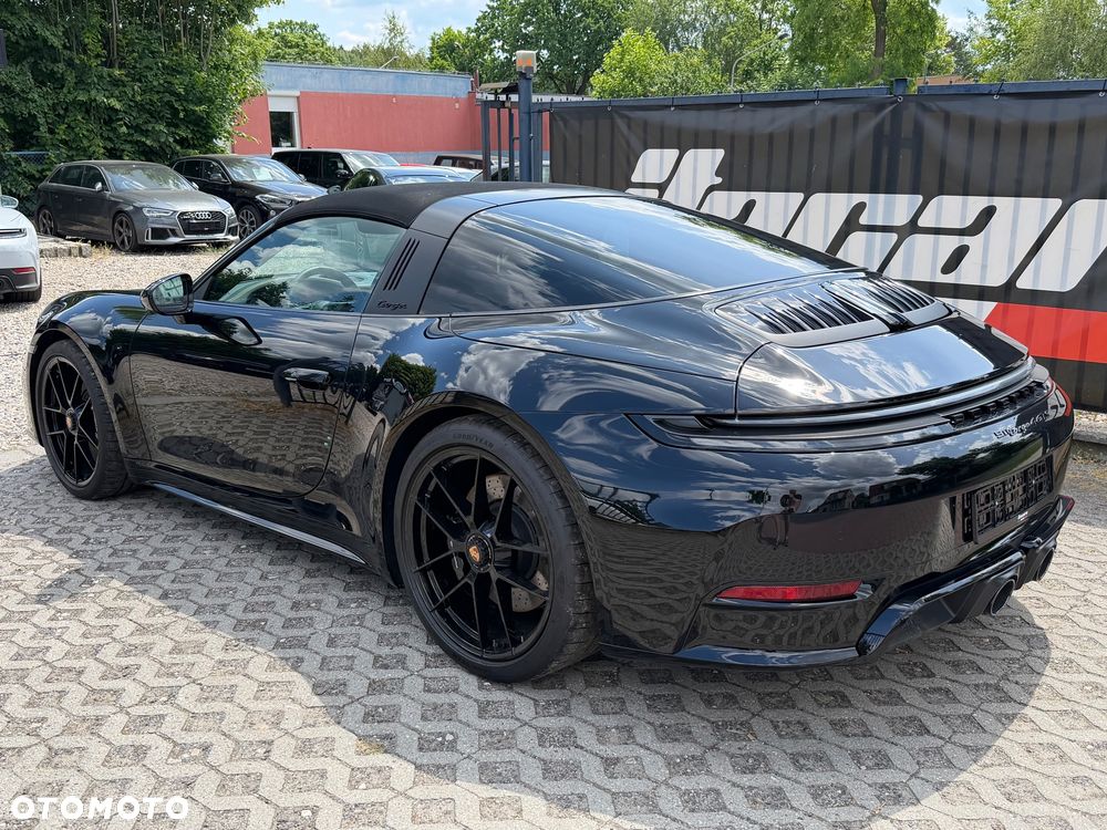 Porsche 911 Targa 4 GTS PDK - 10
