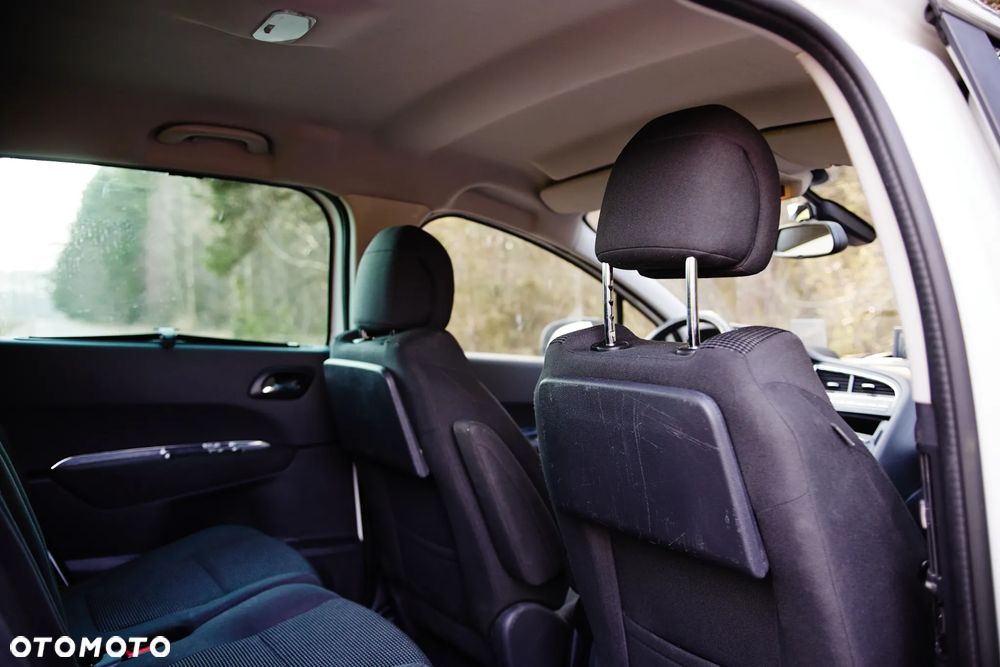 Peugeot 5008 HDI FAP 150 Allure - 27