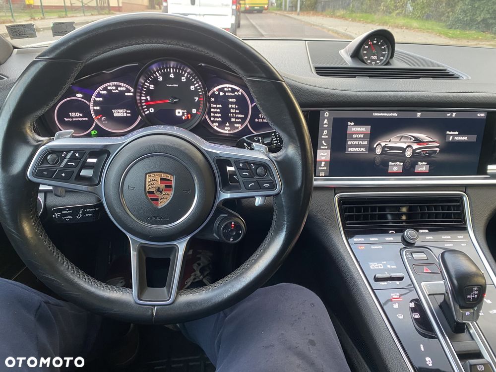 Porsche Panamera 4 - 10