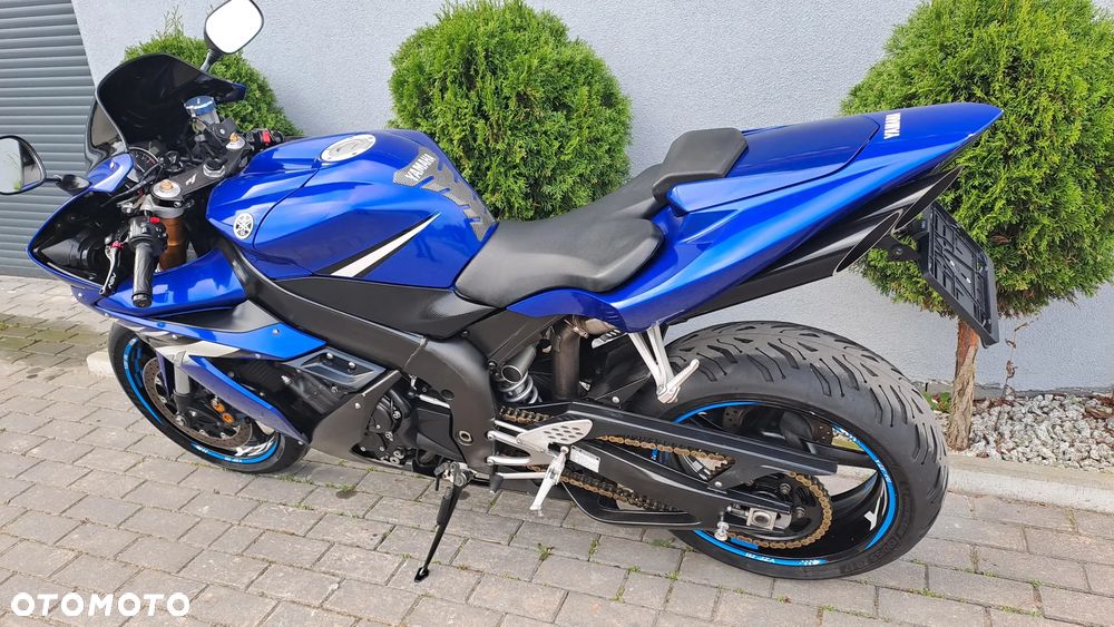 Yamaha R1 - 6