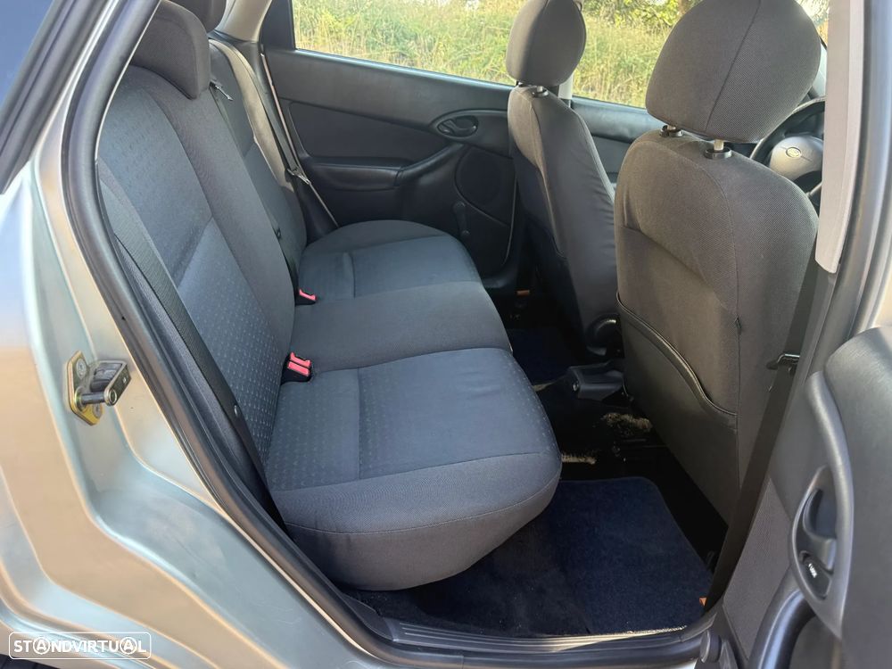 Ford Focus 1.4 Ambiente - 16