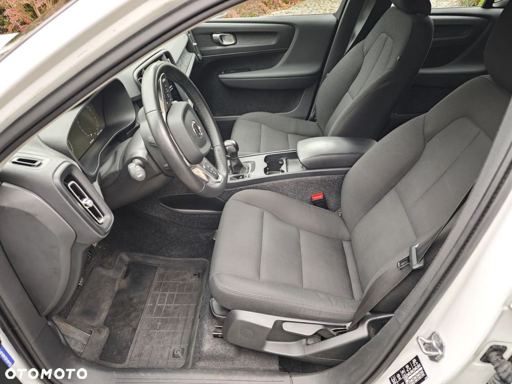 Volvo XC 40 T3 Momentum - 13