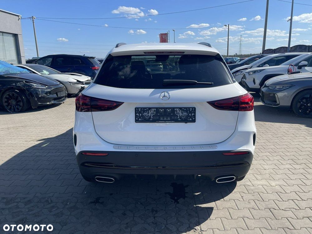 Mercedes-Benz GLA 200 d 4Matic 8G-DCT AMG Line - 5