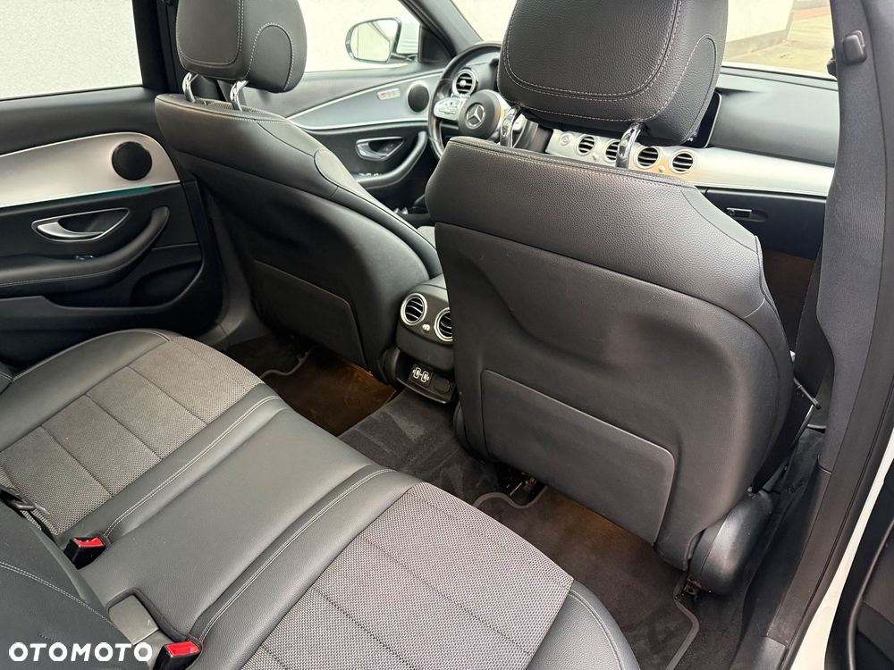 Mercedes-Benz Klasa E 220 d 4-Matic AMG - 24