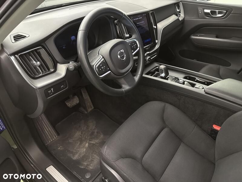Volvo XC 60 B4 B Momentum Pro - 10