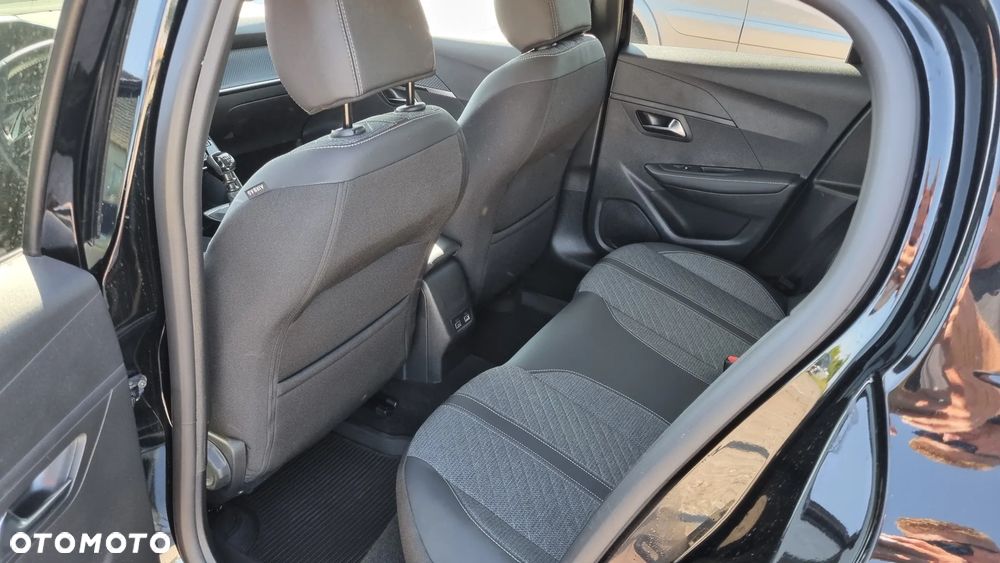 Peugeot 208 Benzin 100 Allure - 25