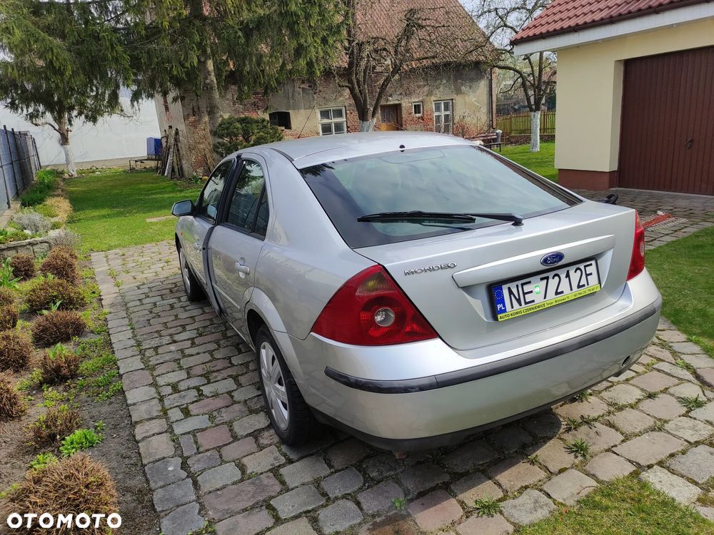 Ford Mondeo 1.8 Ambiente - 3