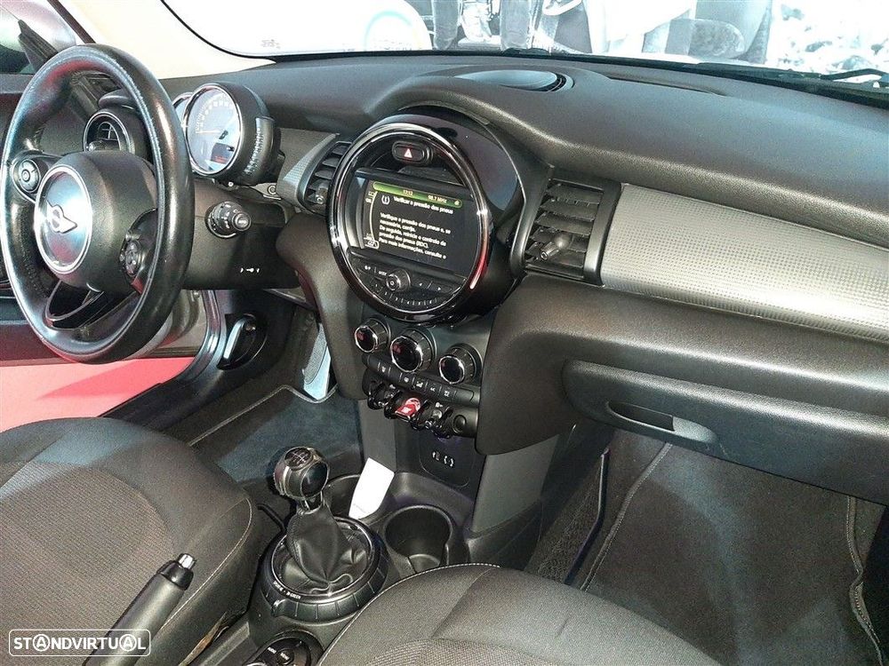 MINI 5 Portas One D - 23