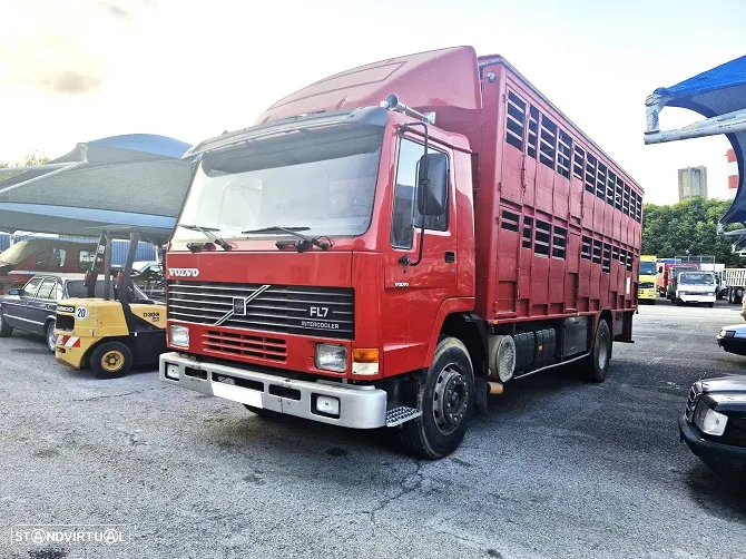 Volvo FL7 transporte de suínos - 3