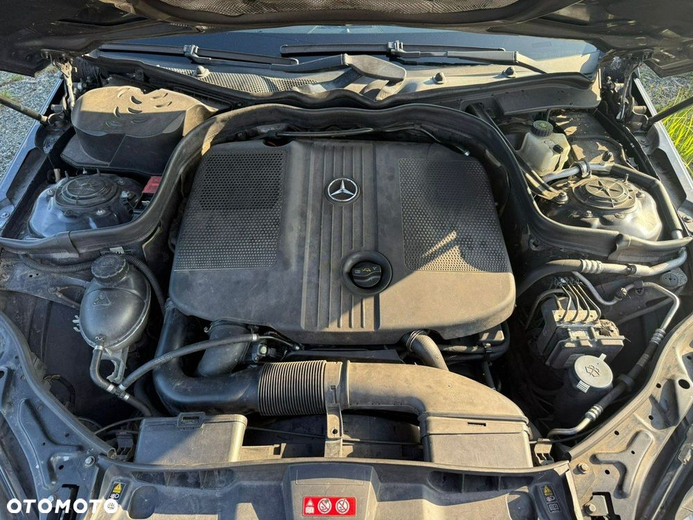 Mercedes-Benz Klasa E 220 T CDI 7G-TRONIC Avantgarde - 13