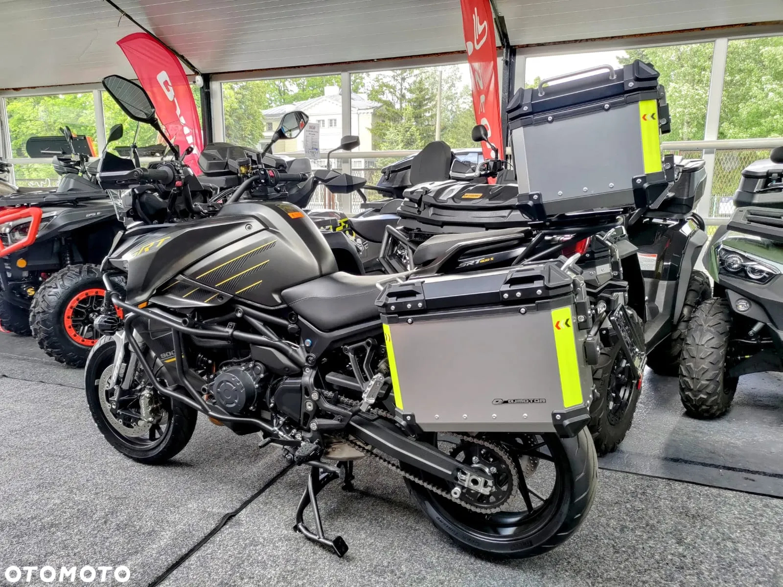 QJMOTOR 900 S - 4