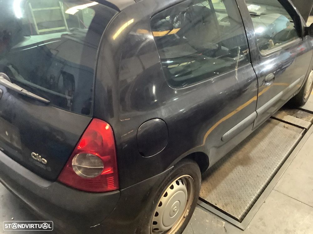 Renault Clio II Storia 1.5 DCi 68cv - PARA VENDA EM PEÇAS - 3