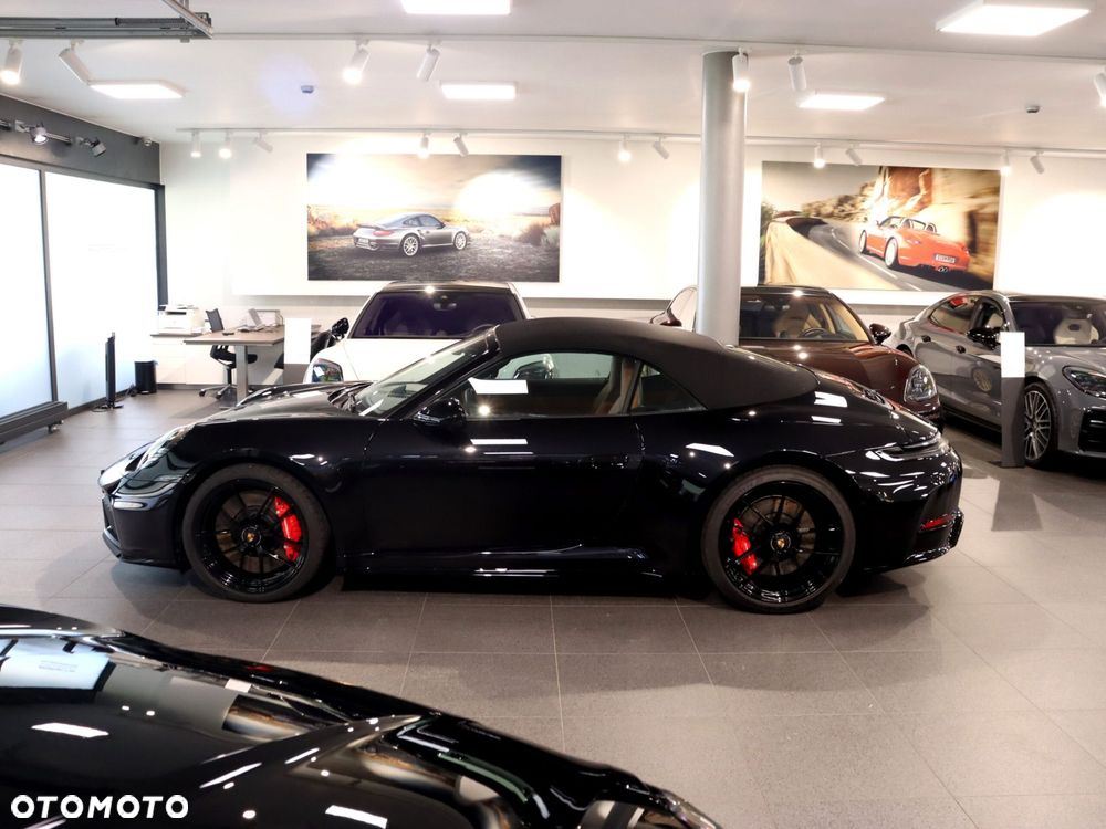 Porsche 911 Carrera T-Hybrid 4 GTS - 2