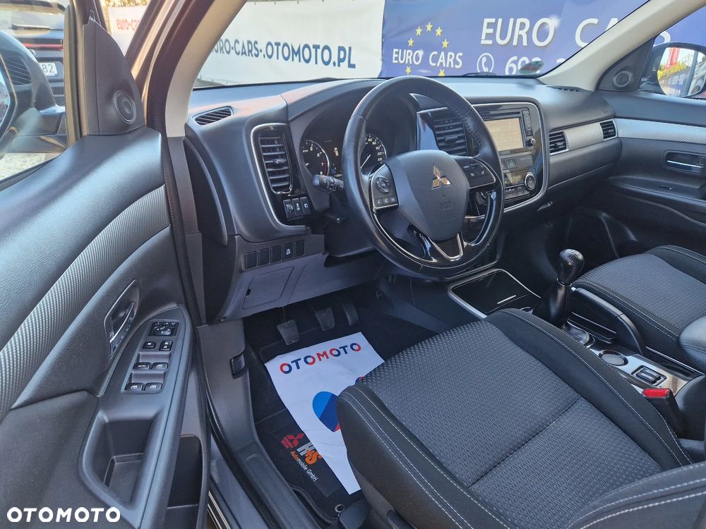 Mitsubishi Outlander 2.0 2WD Diamant - 2