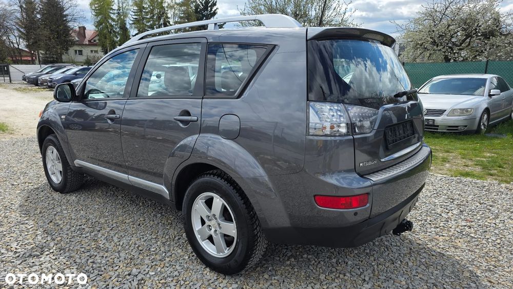 Mitsubishi Outlander 2.0 DI-D 4WD Inform - 4