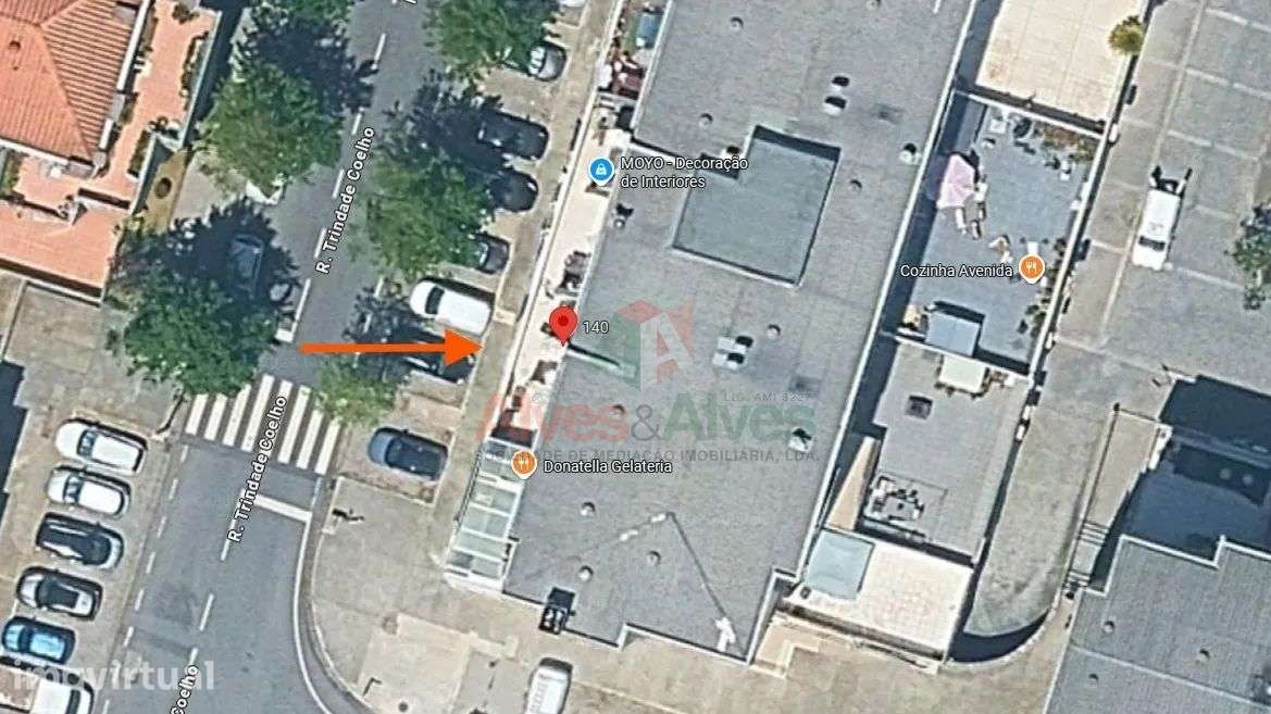 Loja para Comércio e Serviços - Localização Central em Águas Santas - Grande imagem: 4/4