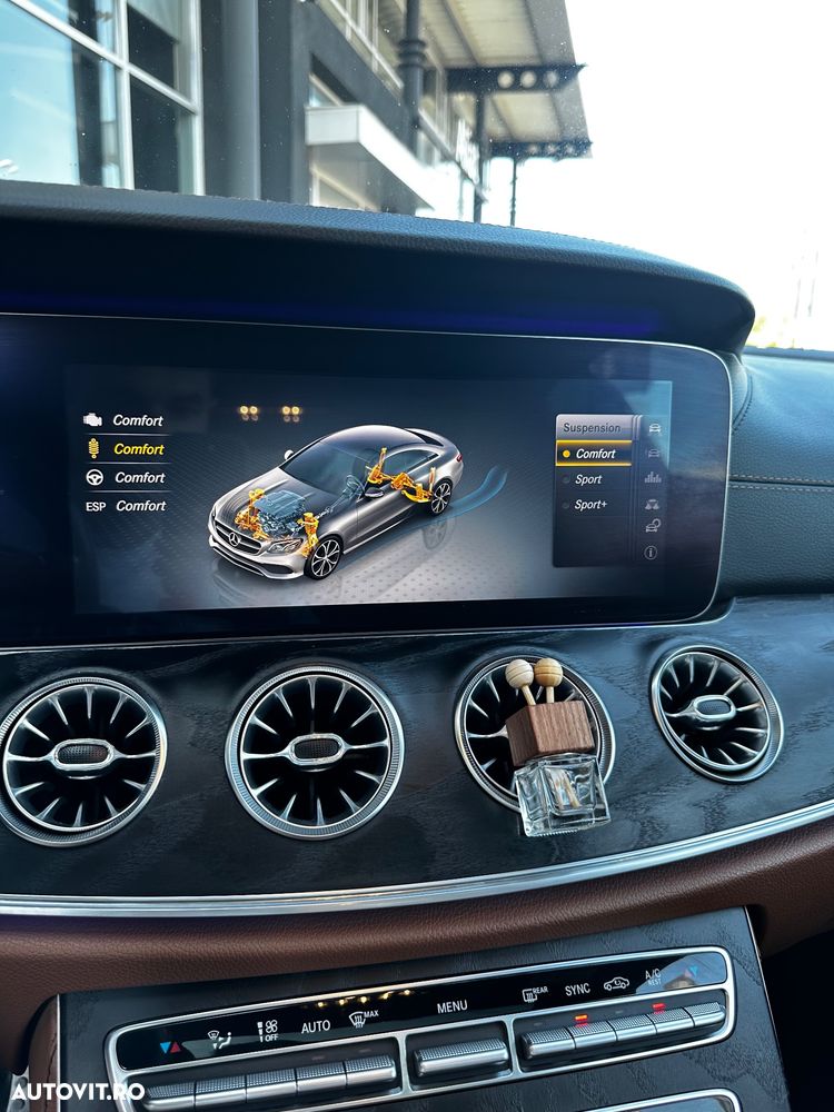 Mercedes-Benz E 400 4MATIC - 33