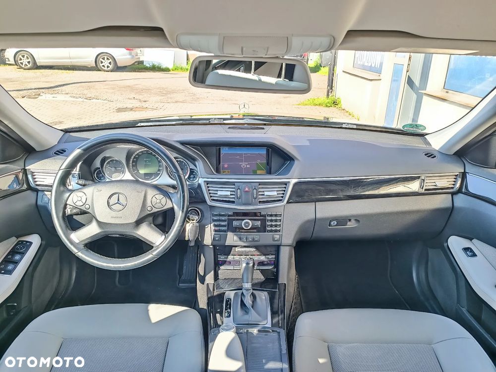 Mercedes-Benz Klasa E 200 T CGI BlueEFFICIENCY 7G-TRONIC Avantgarde - 14