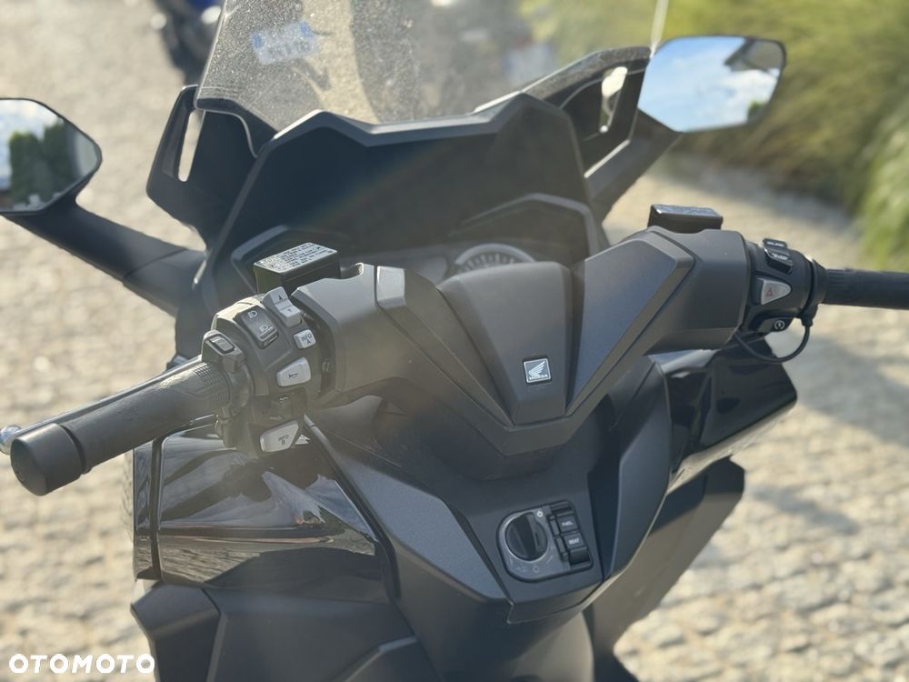Honda NSS - 12