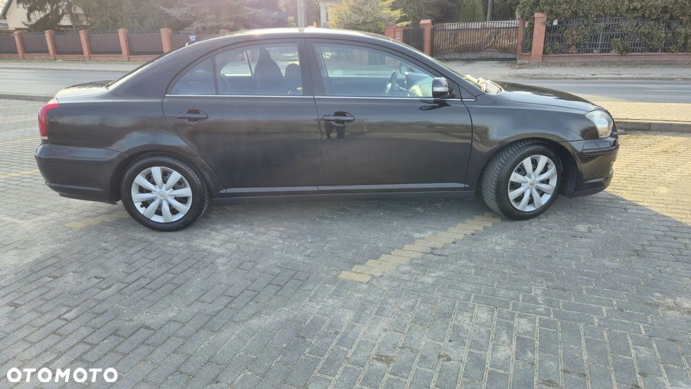 Toyota Avensis 1.8 VVT-i Luna - 4