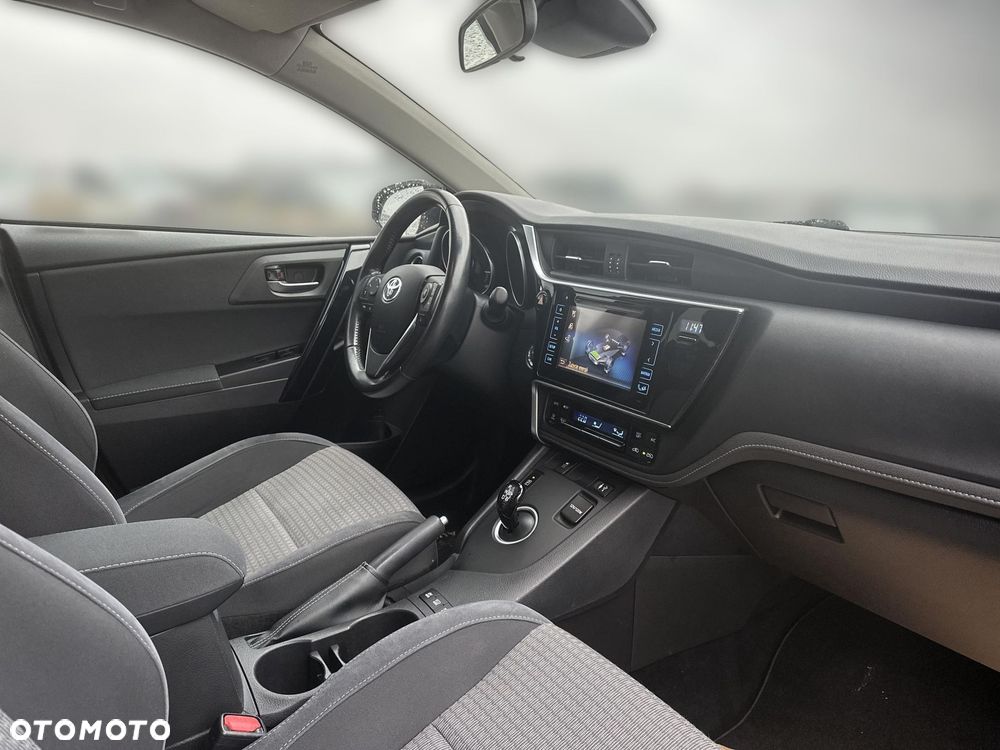 Toyota Auris - 9