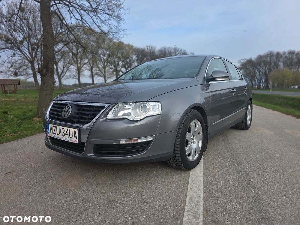 Volkswagen Passat 1.9 TDI Comfortline - 1
