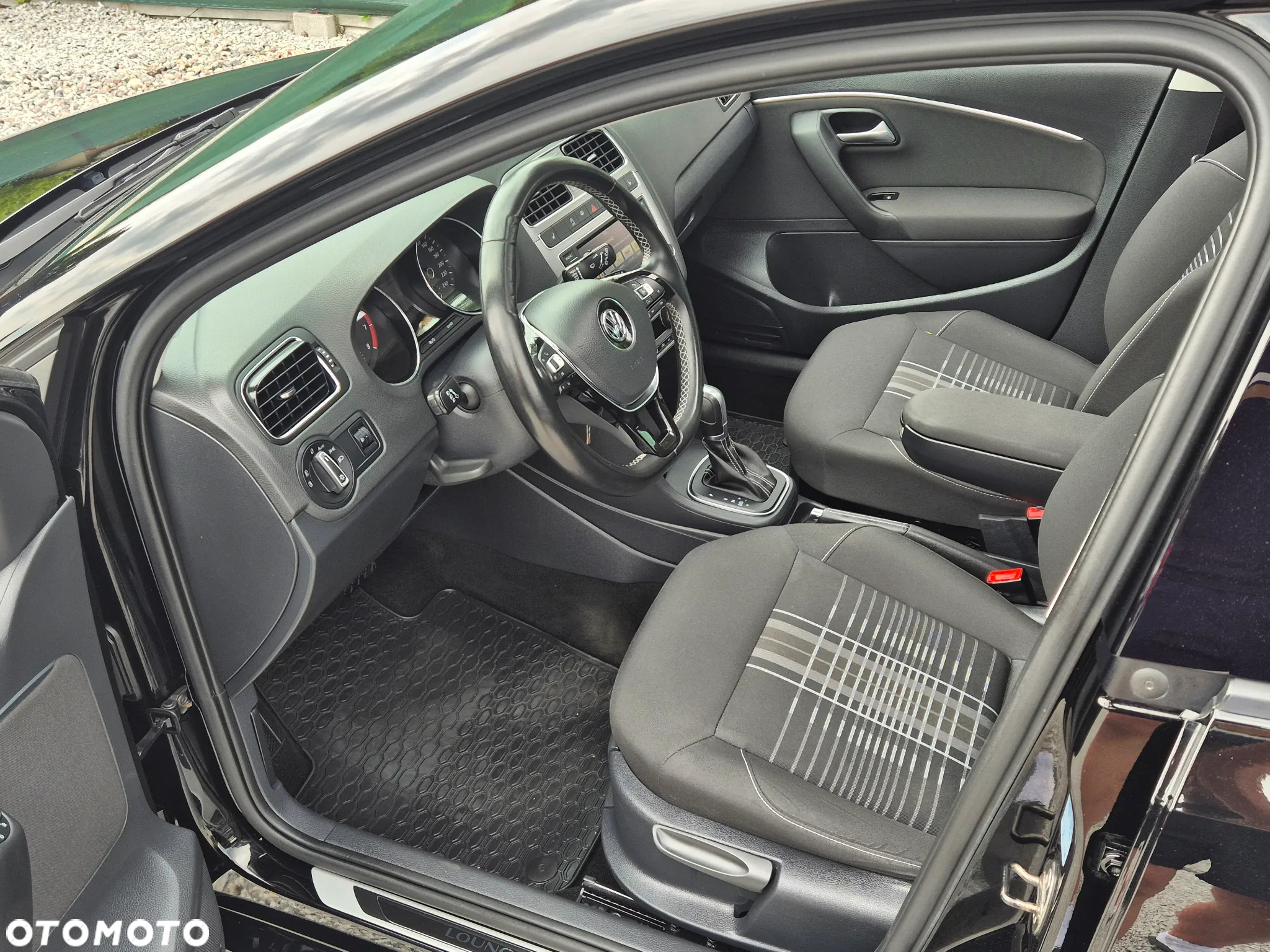 Volkswagen Polo 1.2 TSI Blue Motion Technology DSG Lounge - 31