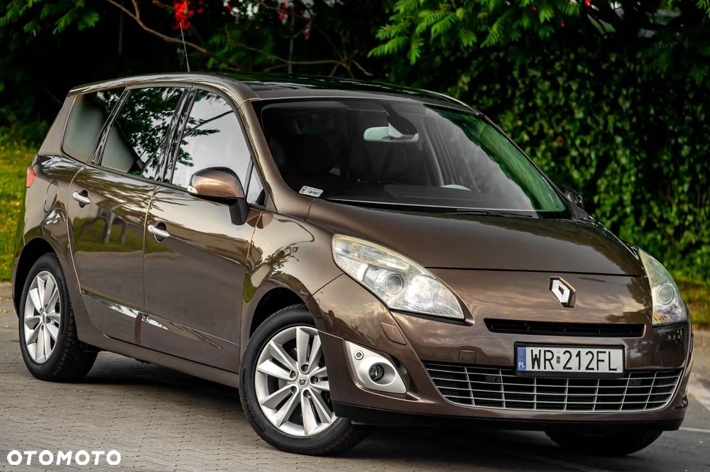 Renault Grand Scenic - 1
