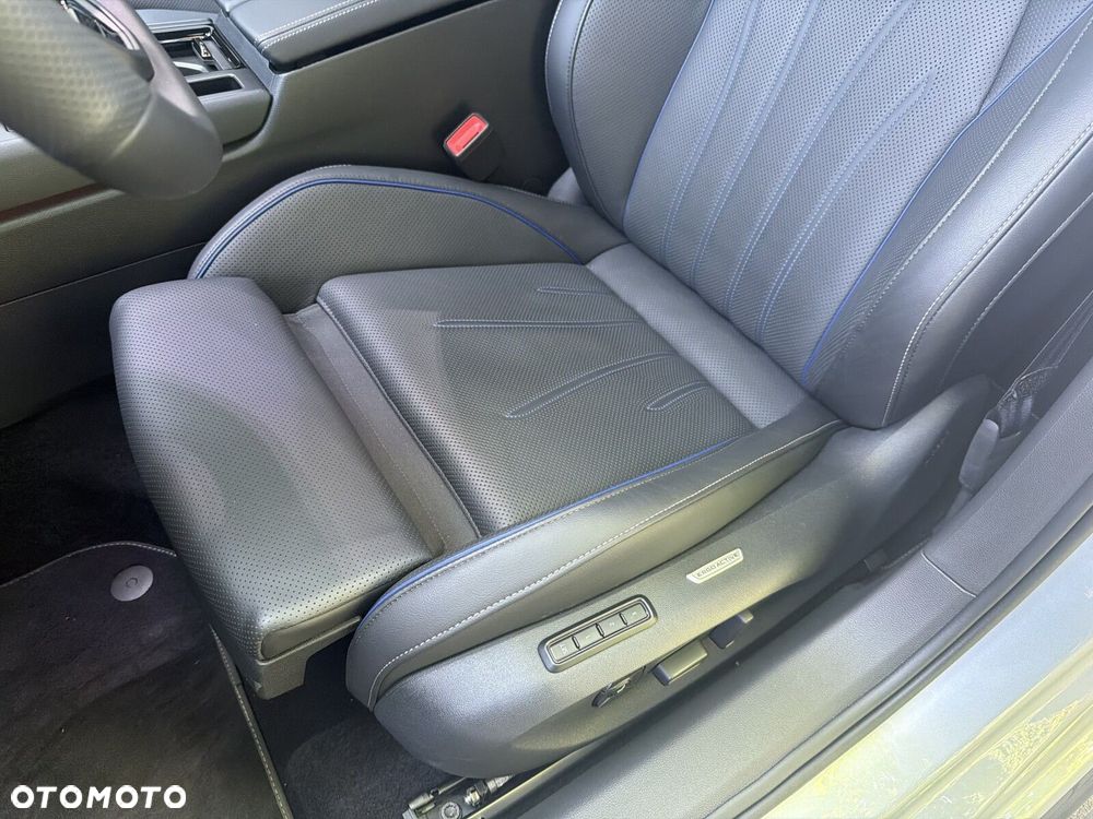 Volkswagen Passat Variant 2.0 TDI SCR 4Mot R-Line DSG - 13