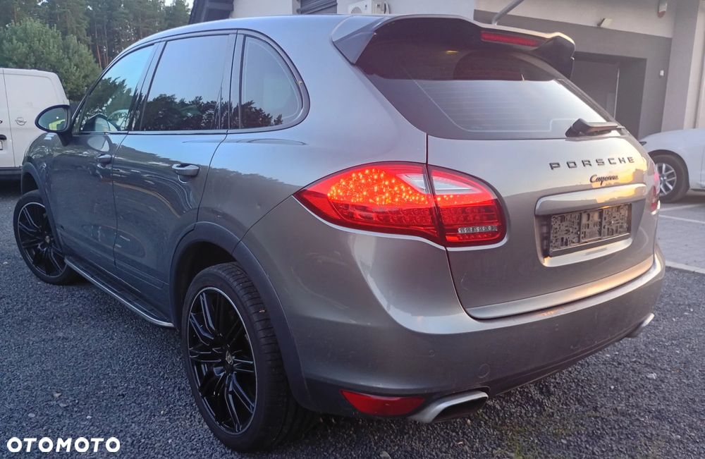 Porsche Cayenne - 2