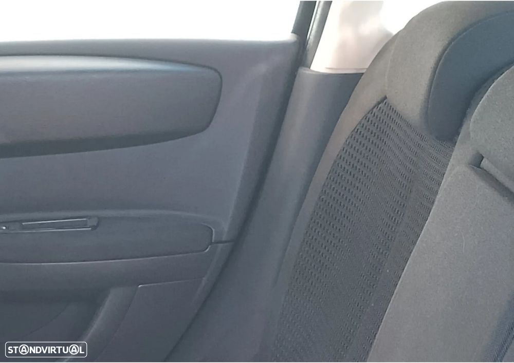 Citroën C4 1.6 HDi VTR Pack - 4