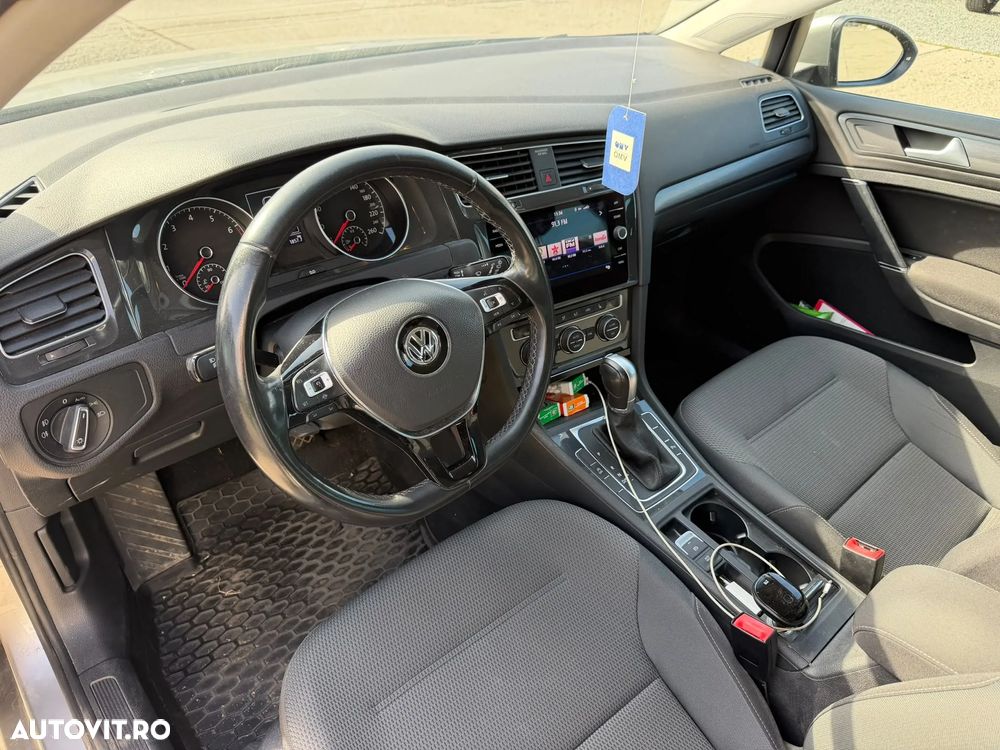 Volkswagen Golf - 17
