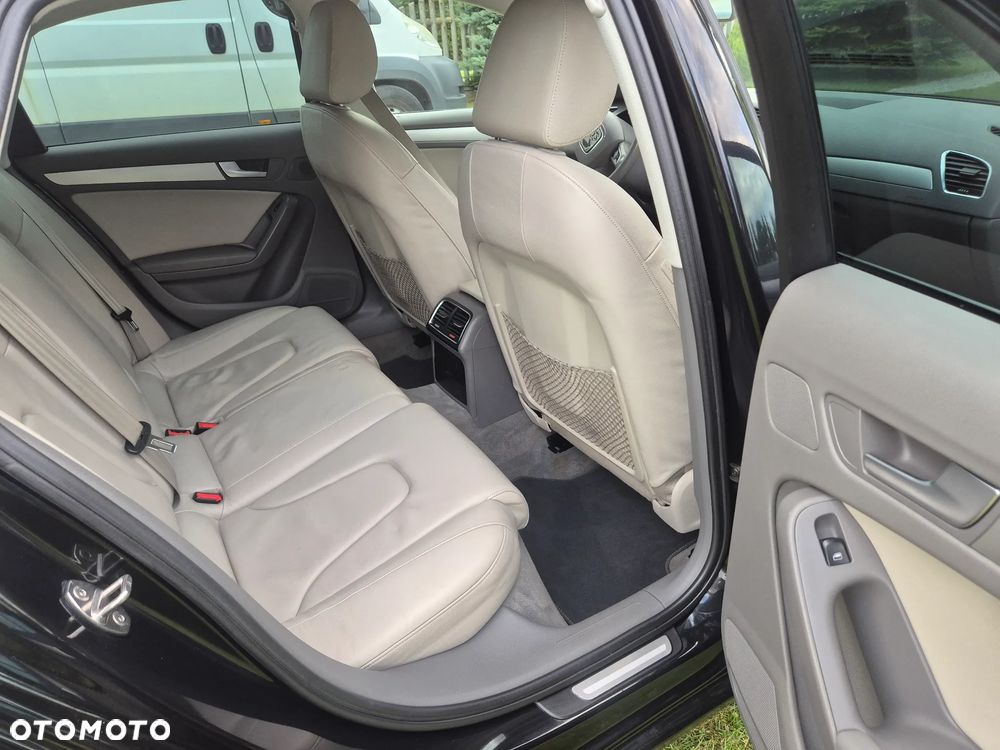 Audi A4 Limousine - 32