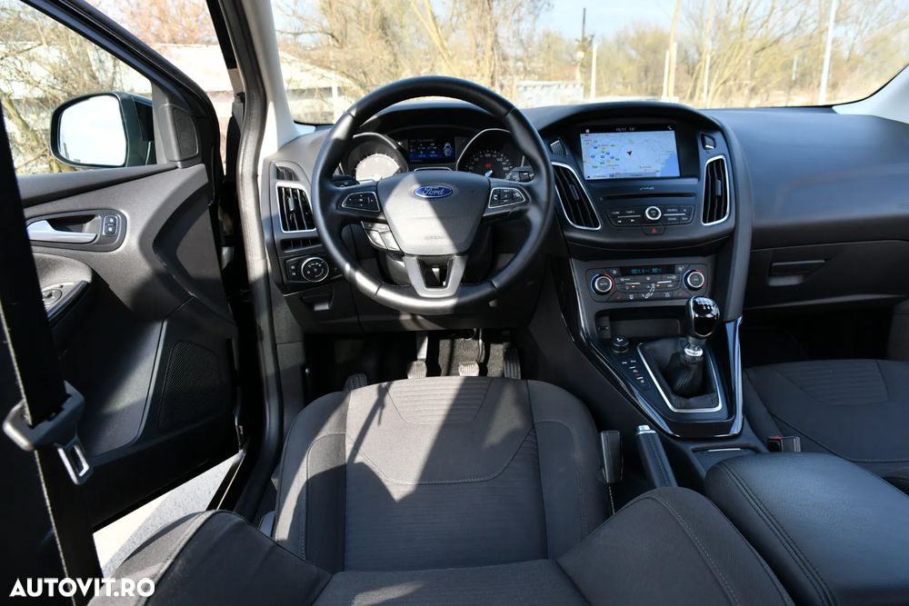 Ford Focus 1.5 TDCi DPF Start-Stopp-System Titanium - 24